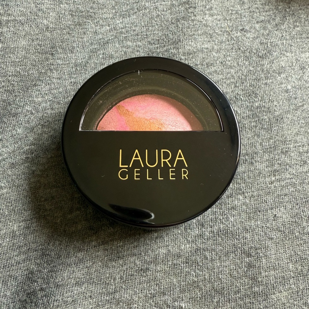 Laura Geller Baked Blush-N-Brighten - Vibrant Pink Marble - Picture 2 of 5
